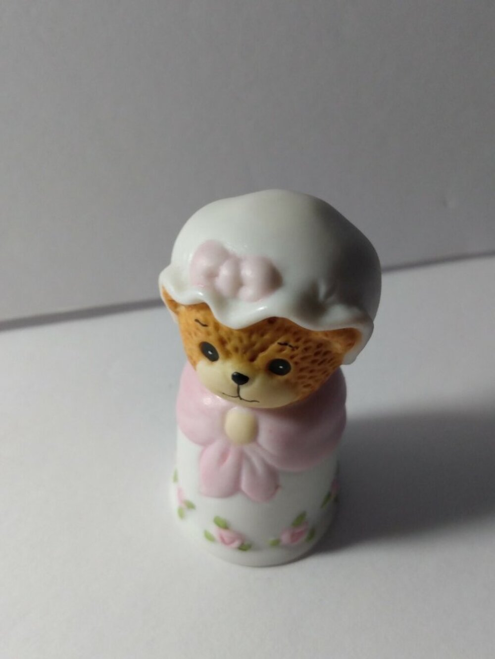 Mommy Bear Thimble - Lucy Rigg - ENESCO - 1985 Rare Collectible